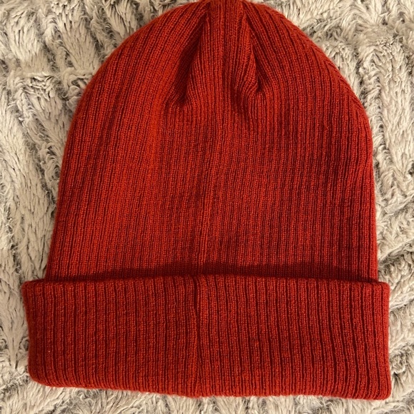 Dark red DVS beanie - Picture 2 of 2